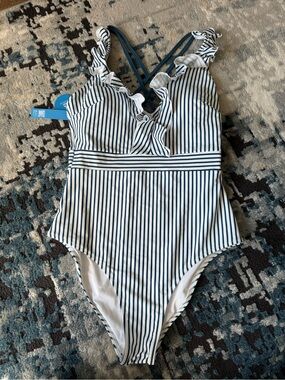 NWT Cupshe Swimsuit